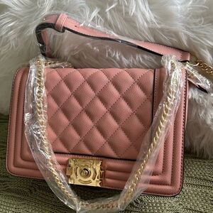 Isolobell NWT Quilted Pink Shoulder Bag with Gold Chain